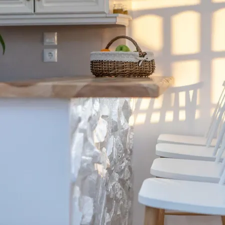 Naxian Pearl דירה מיקרי ויגלה